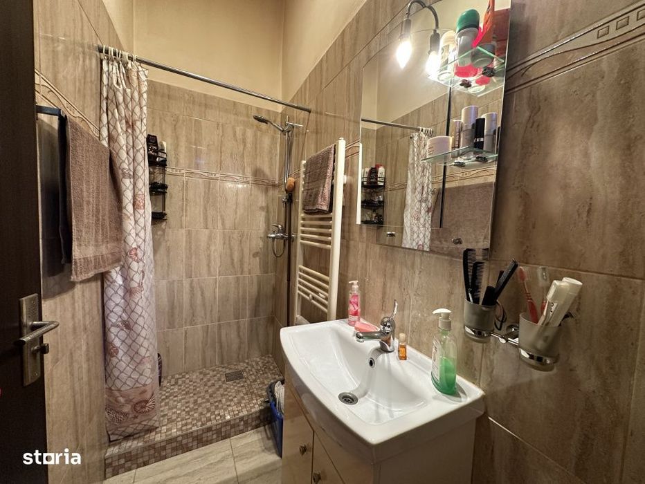 Apartament 2 camere cu tavan inalt | Decomandat | Zona Baritiu Centru