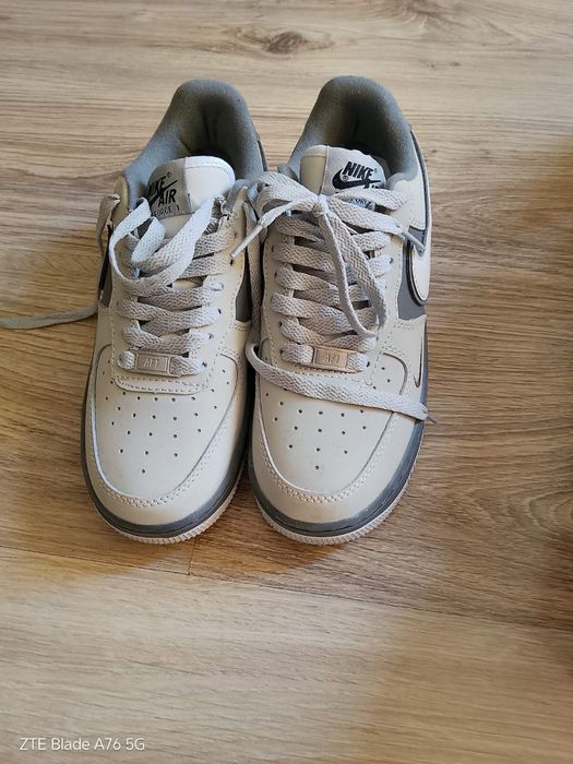 Nike - чисто нови кожени детски маратонки