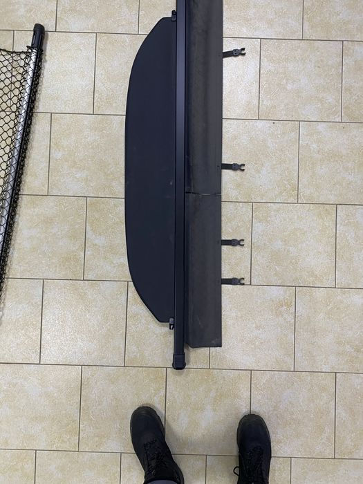 Багажная шторка.