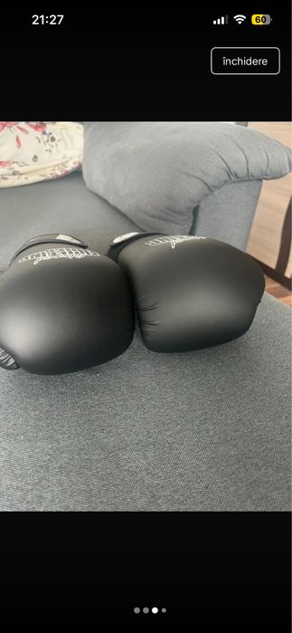 Manusi box negre in stare impecabila