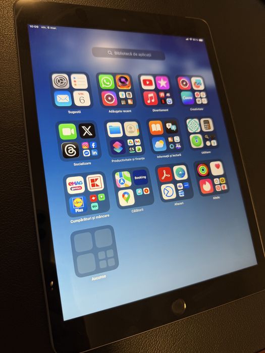 Apple iPad 10.2” (2021) 9th Gen Cellular, 64 GB, Space Gray