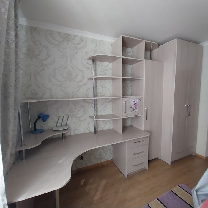 Продам уголок Стол-шкаф