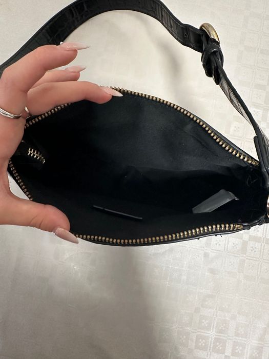 geanta dama mango purtata 5 ori