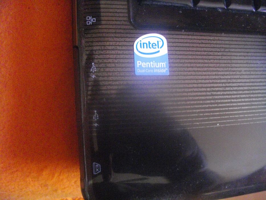 15,6" Лаптоп TOSHIBA Satellite A300-1NS-ЗА ЧАСТИ/ЗА РЕМОНТ-Не светва