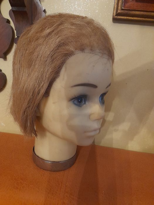 Manechin cap de fetiță vintage, deosebit
