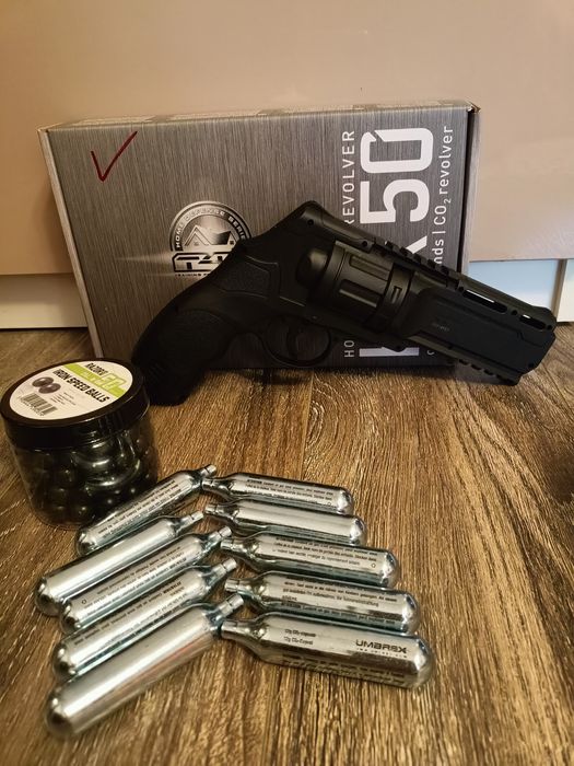 Pistol cu bile cauciuc NU necesită permis