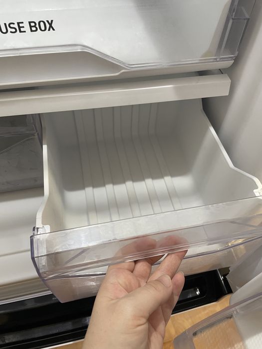 продам холодильник Indesit