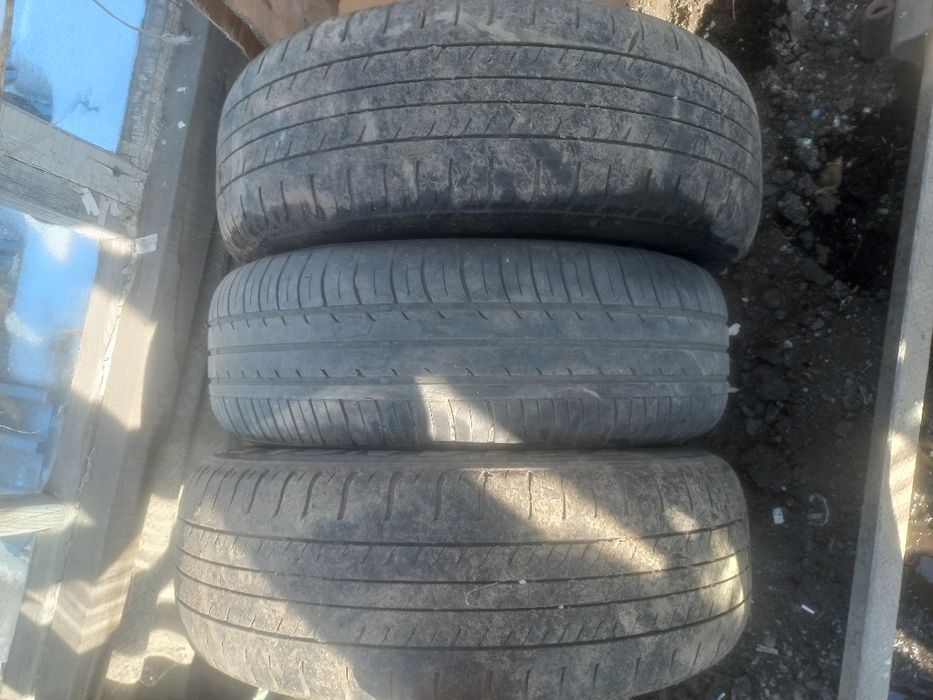 Продам комплект резины