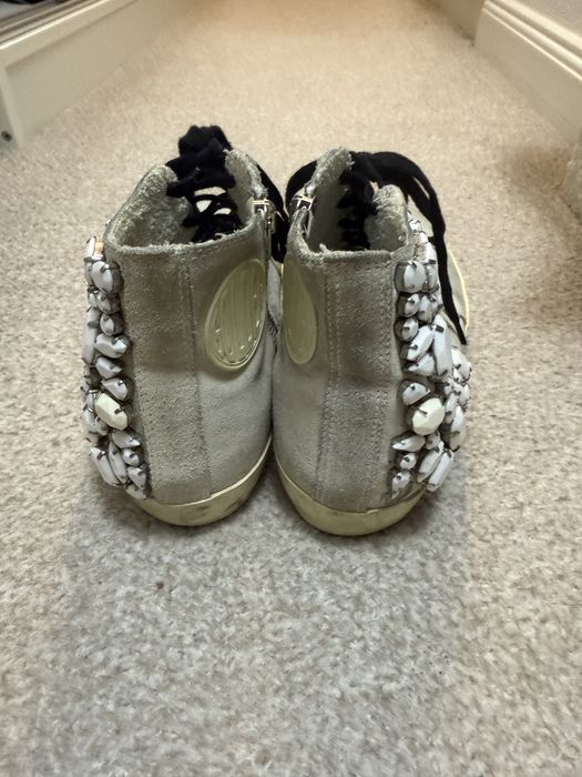 Bascheti Golden Goose