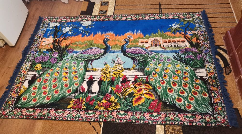 2 Carpete perete " 2 păuni" - pe Roșu și Albastru