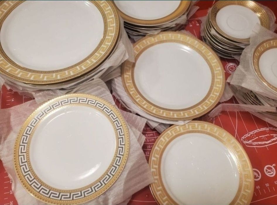 Блюдца, сахарница, ет-табак