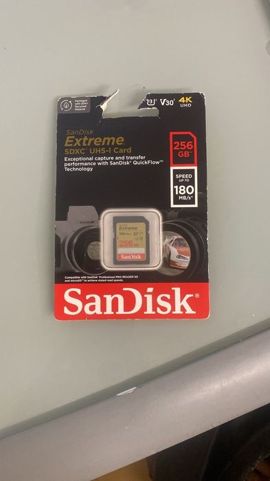 Card de memorie SanDisk Extreme PLUS microSDXC 256GB