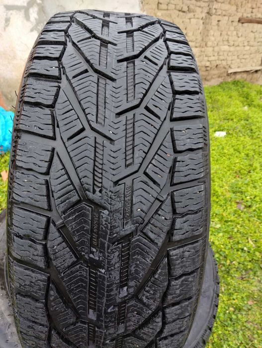 Зимни гуми-R19235/55