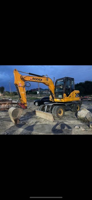 Rodex mini ekskavator. Yili 2021. Aybi yo'q. Narxi 30500$. Kelishamiz!