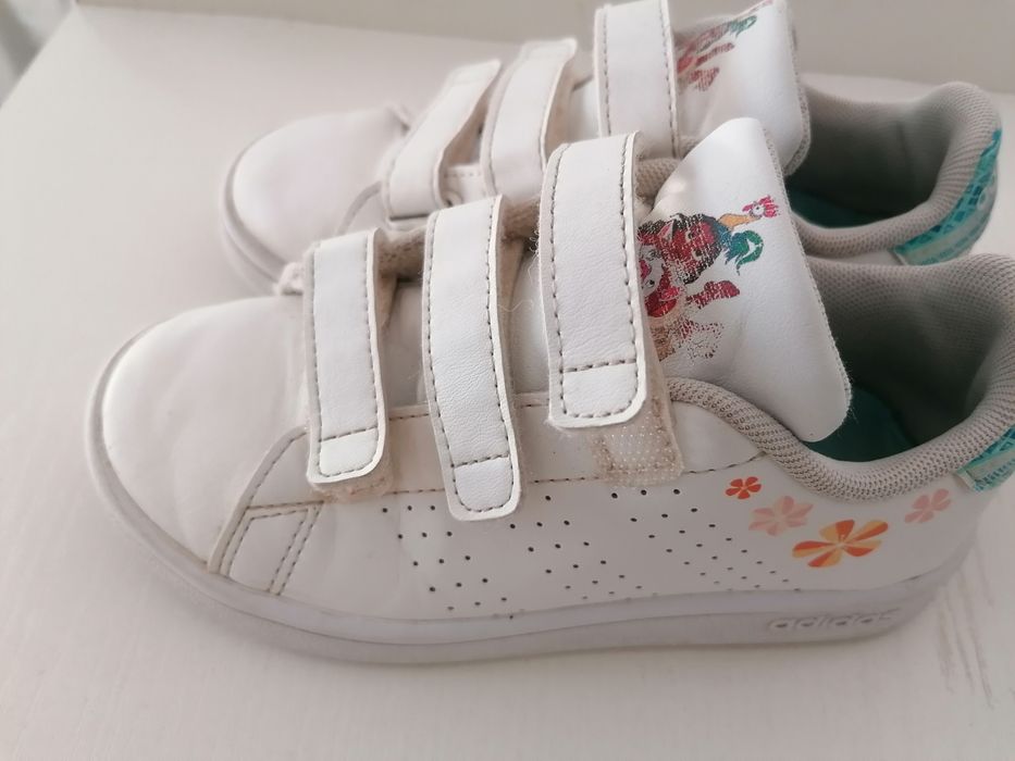 Пантофки  и маратонки Адидас момиче 28 номер