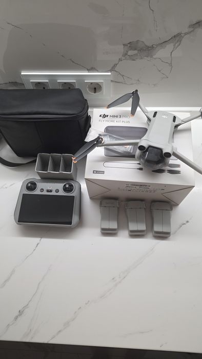Продам DJI mini 3 pro +RC пульт fly more kit
