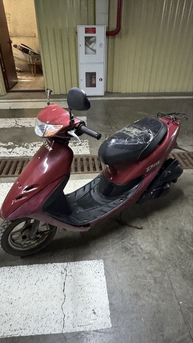 Продам скутеры М8 и Хонда Дио