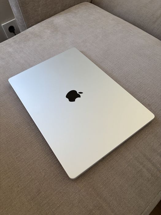 MacBook Pro 16″ (2023) Silver — Apple M2 Pro, 16 ГБ, 1 ТБ