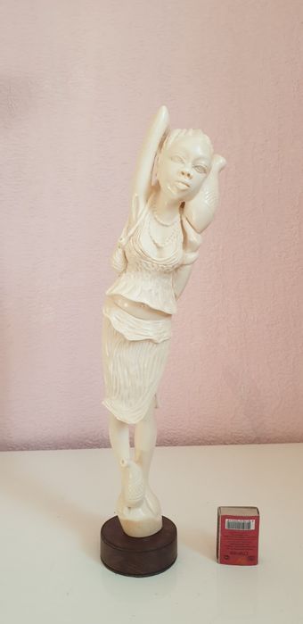 Статуэтка из слоновой кости. Высота 42 см. Конго. 2005 год