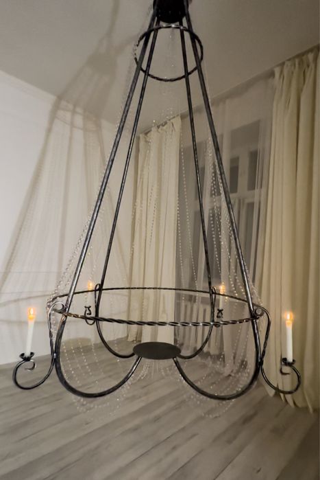 Продам кованую люстру качель