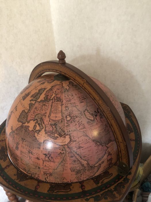 Продам деревянный глобус-бар