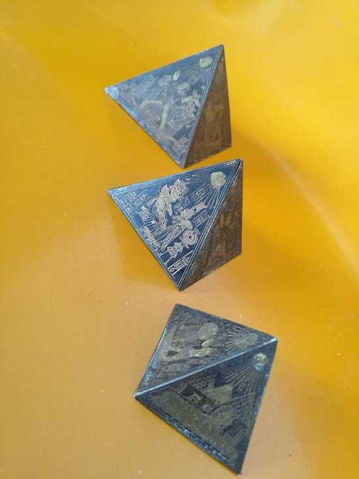 пирамида  бронз с инкрустации