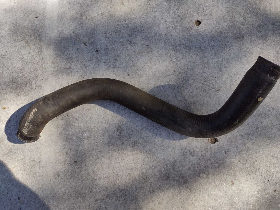 Водно съединение /маркуч/ за радиатор , долен