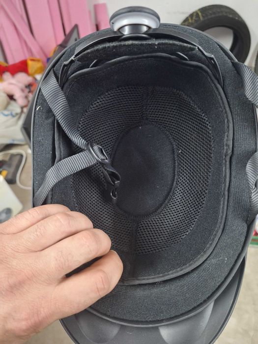 Продавам  оригинални каски Melon.