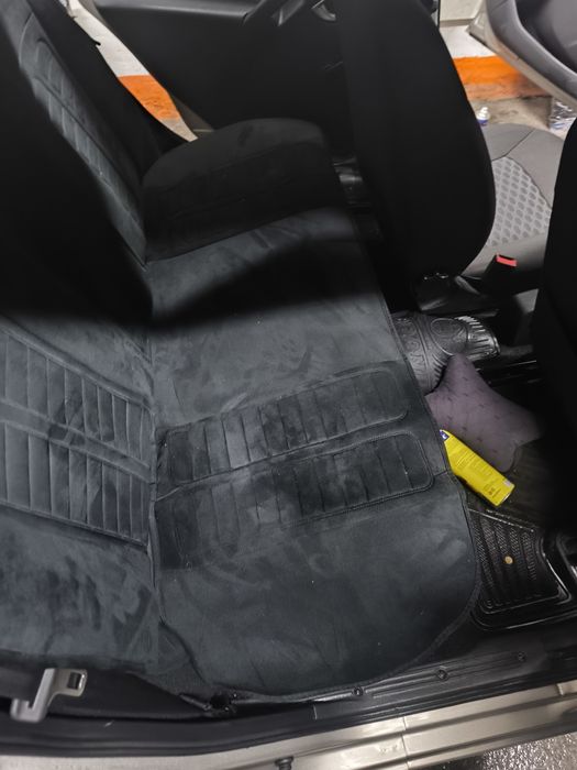 Чехлы в авто отличные плотные