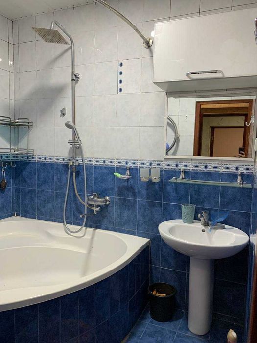 Продается 2 * 2х комнатные квартиры, объединённые, с 2-мя сан узлами