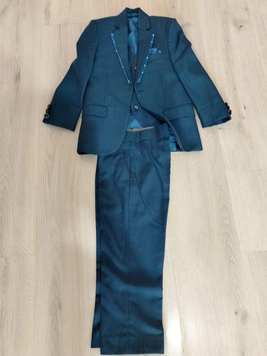 Хороший костюм для мальчика