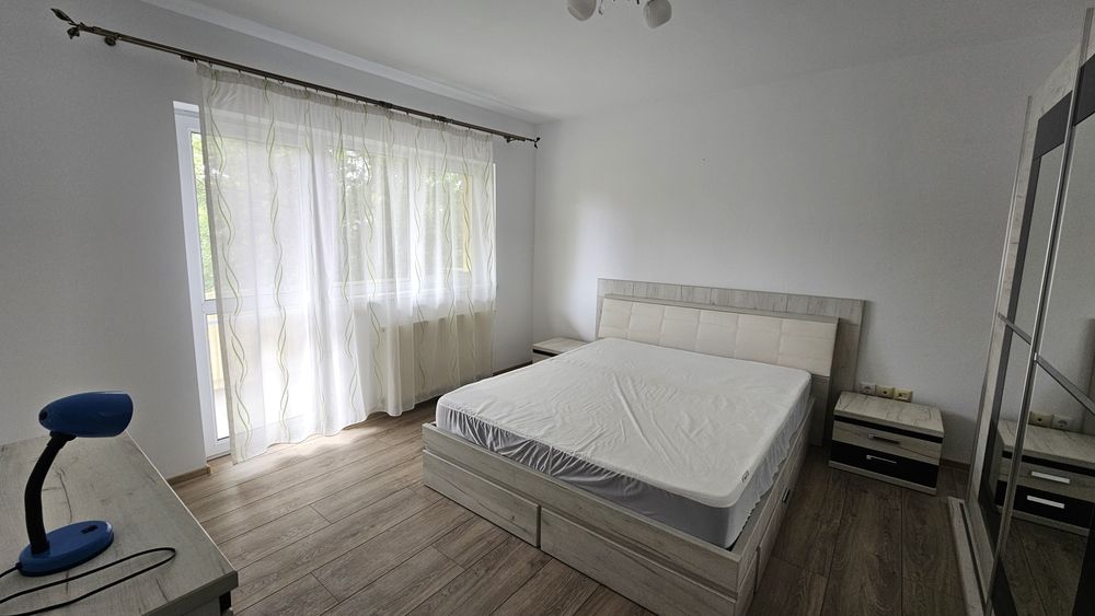 De închiriat apartament 55 mp, etaj I Centru