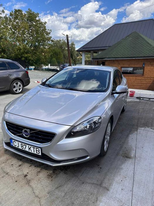 Volvo V40 D2 Summum Geartronic 2015