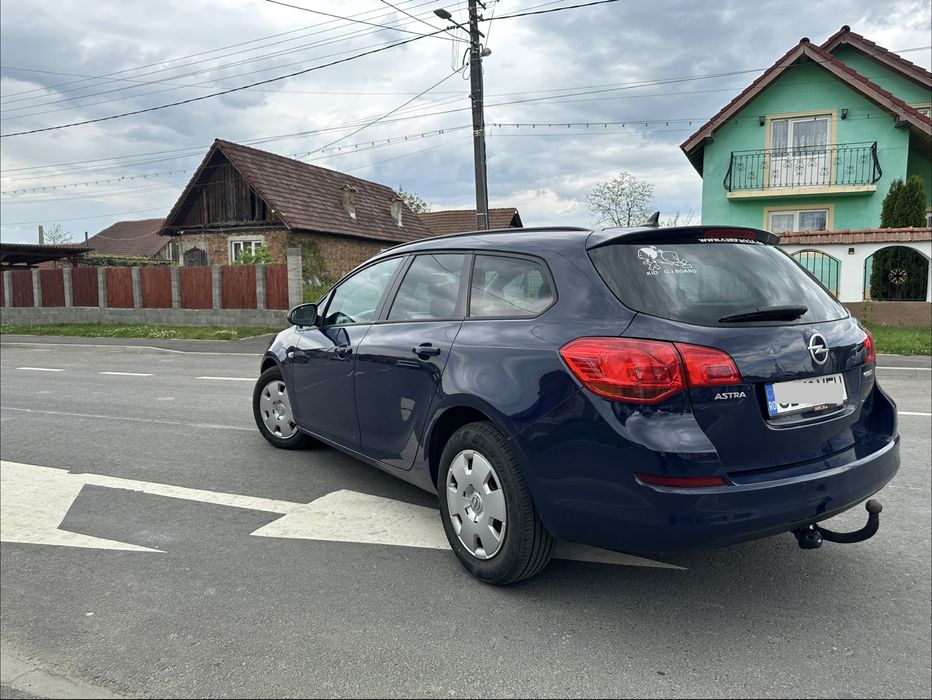 Opel Astra J 2012 1.7d