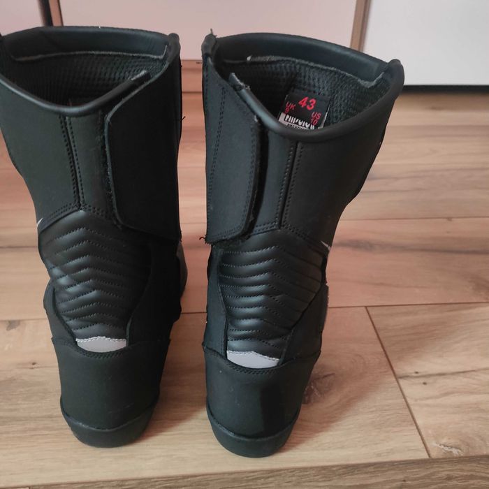 Мото ботуши чисто нови