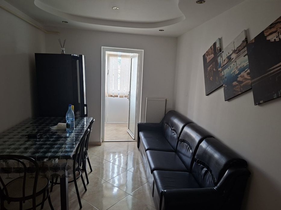 Apartament de închiriat.