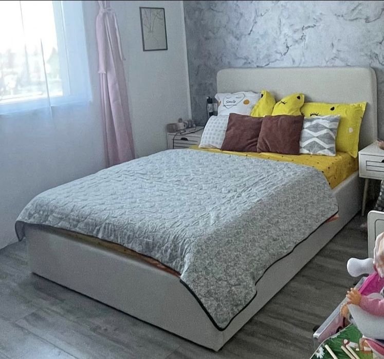 Vând cadru pat cu  ladă depozitare 140\200