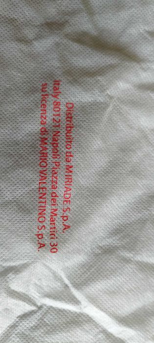 Sac cu snur, alb cu rosu, contra prafului de la Valentino! Fara uzura!