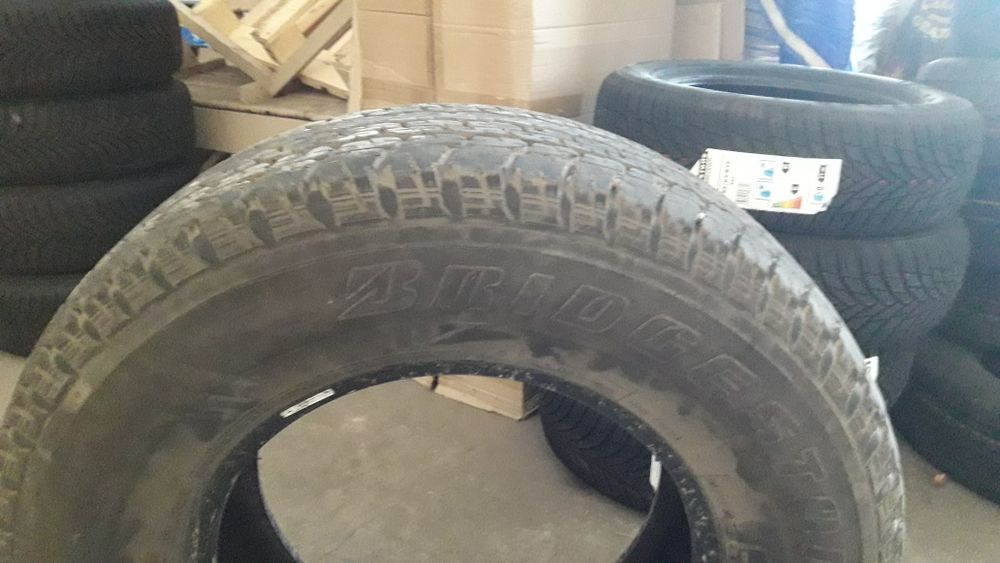 Caucicuri SH BRIDGESTONE 255/ 70=R16 M+S