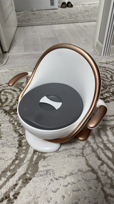 Детский горшок трон