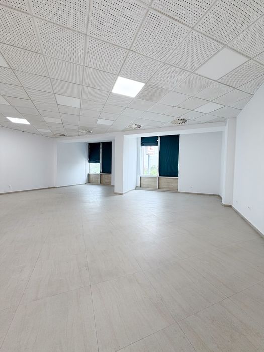 DE ÎNCHIRIAT – Spațiu Comercial / Birouri Voluntari – 150 MP