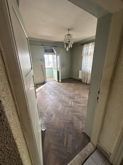 Vand apartament in bloc-tip vila-Str.Smirdan, Plopeni.