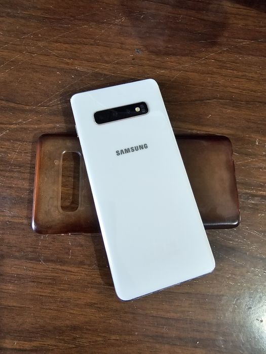 Samsung s10+ 128/8