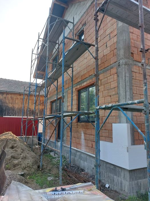 Inchiriez schela metalica 5 elemente