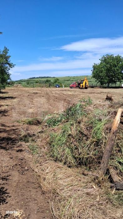 Teren intravilan 2.531 mp, dubla deschidere 2 strazi, utilitati, zona