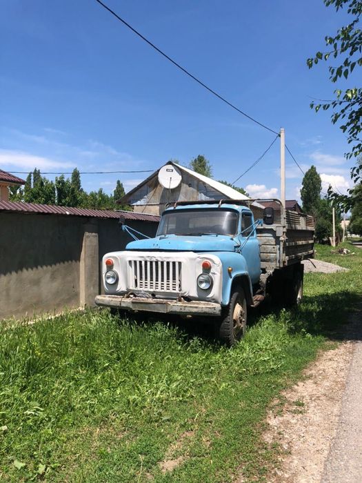 Самосвал газ 53, на полном ходу