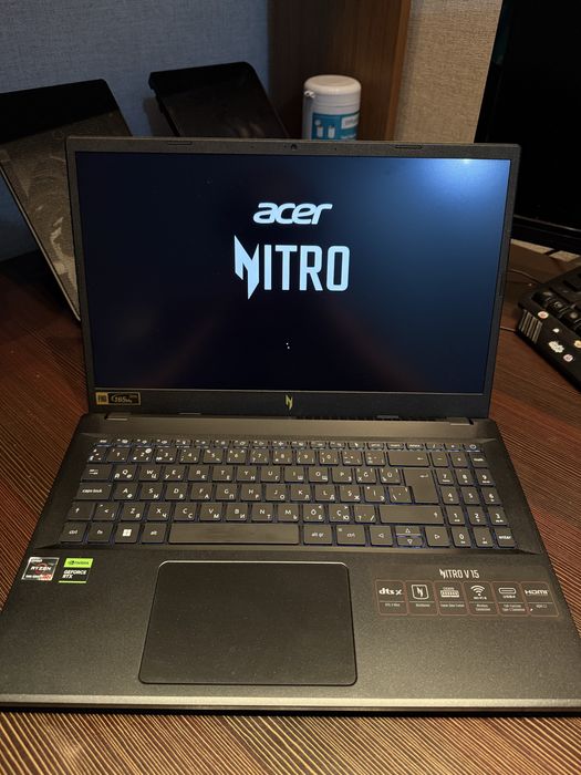 Игровой ноутбук Acer Nitro V15. AMD Ryzen 7, RTX 4050, 16 GB RAM.