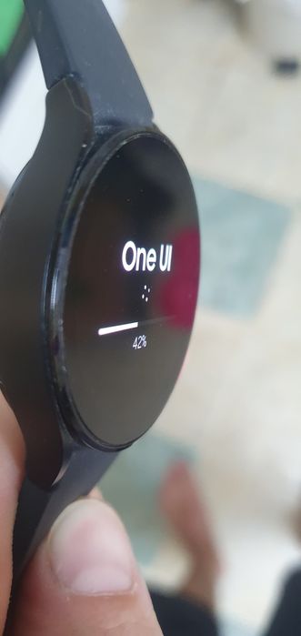 Продаю Samsung galaxy watch 4
