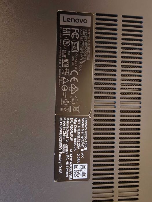 Продавам лаптоп Lenovo v330