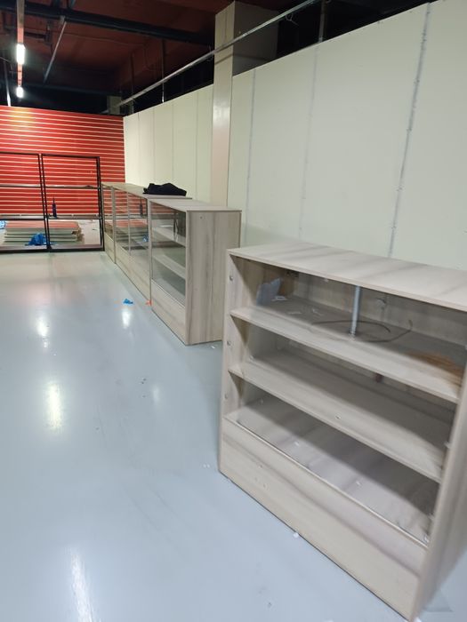 Продам ветрины разные